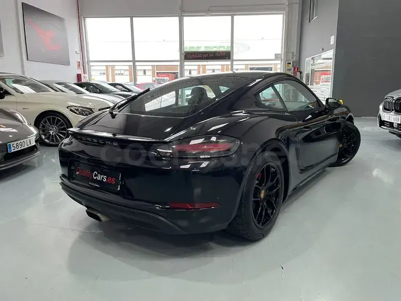 Käytetty Porsche 718 Cayman 300 HP (220 kW) 2021 Musta Coupe - kaksiovinen
