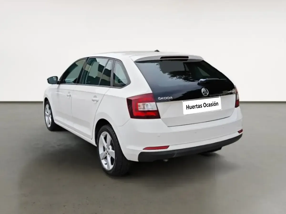 Usado Skoda Rapid Ambition 86 CV (63 kW) 2015 Blanco Utilitario