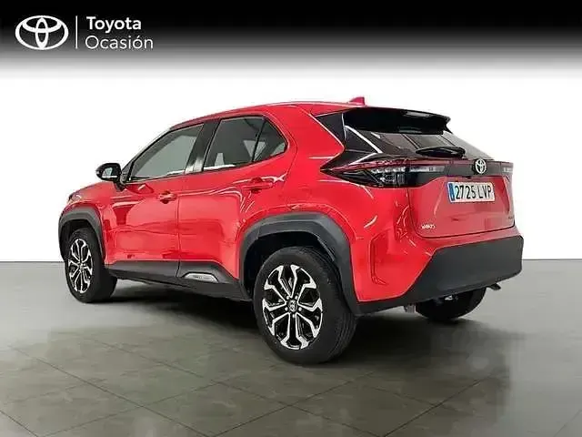 Używany Toyota Yaris Hybrid Active 116 KM (85 kW) 2021 Czerwony Pickup