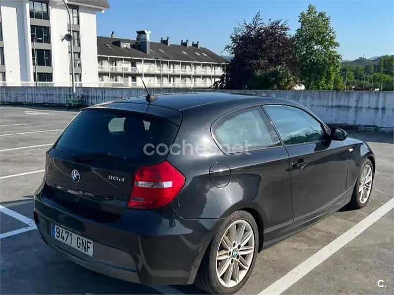Usado BMW 116 115 CV (84 kW) 2009 Negro Utilitario