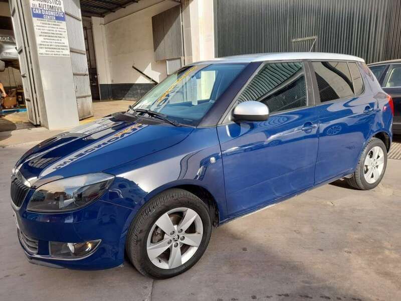 Azul Usado 2014 Skoda Fabia Ambition Utilitario | 9490 € (Un poco caro) - Imagen 1/4