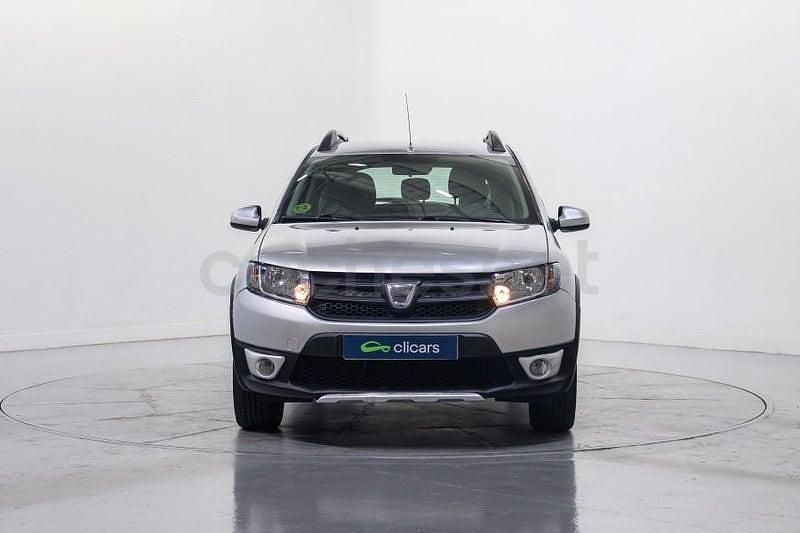 Usado Dacia Sandero Stepway 90 CV (66 kW) 2013 Gris / plata Berlina