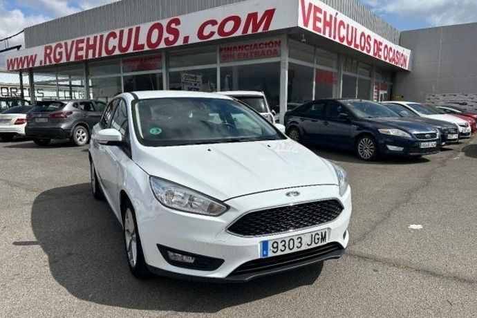 Usado 2015 Ford Focus ST-Line | 8900 € (Precio justo) - Imagen 1/4
