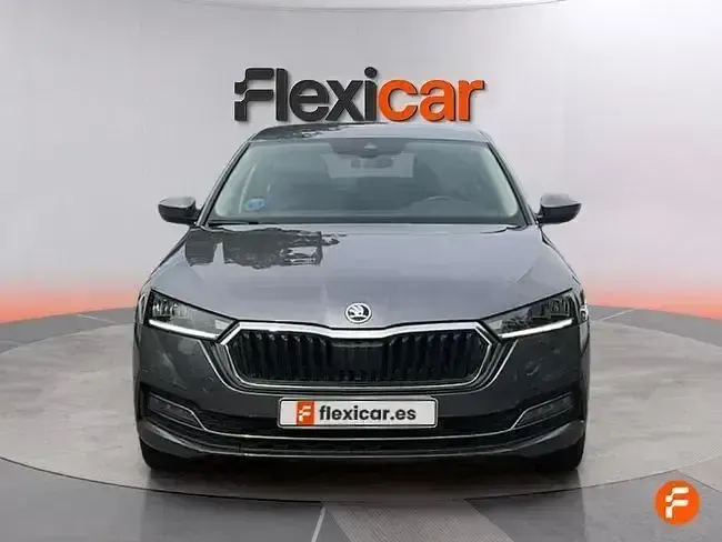 Usado Skoda Octavia Selection 150 CV (110 kW) 2024 Gris Berlina