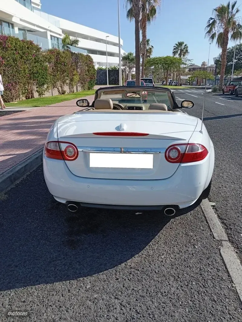 Usado Jaguar XK 298 CV (219 kW) 2008 Blanco Descapotable