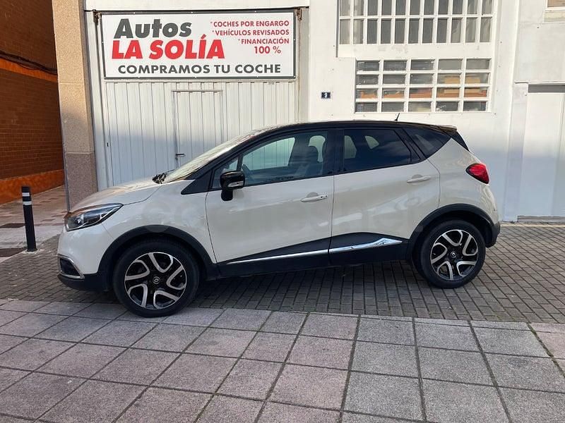 Usado Renault Captur Zen 90 CV (66 kW) 2017 Beige SUV