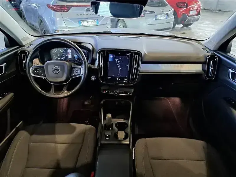 Usado Volvo XC40 Inscription 262 CV (192 kW) 2021 Gris SUV