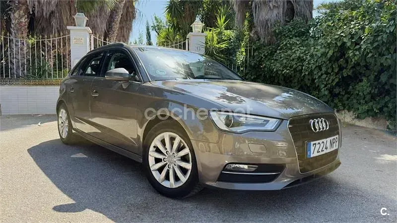 Usado Audi A3 110 CV (80 kW) 2013 Gris / plata Berlina