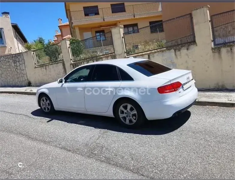 Usado Audi A4 136 CV (100 kW) 2010 Blanco Familiar