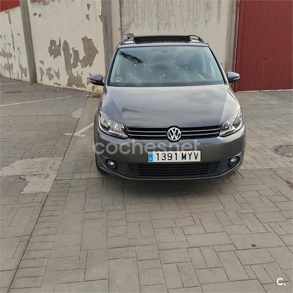 Gris / plata Usado 2015 VW Touran Advance Monovolumen | 12.500 € (Caro) - Imagen 1/4