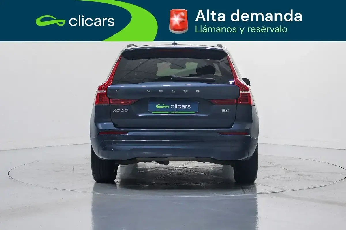 Usado Volvo XC60 Momentum 197 CV (144 kW) 2021 Azul SUV