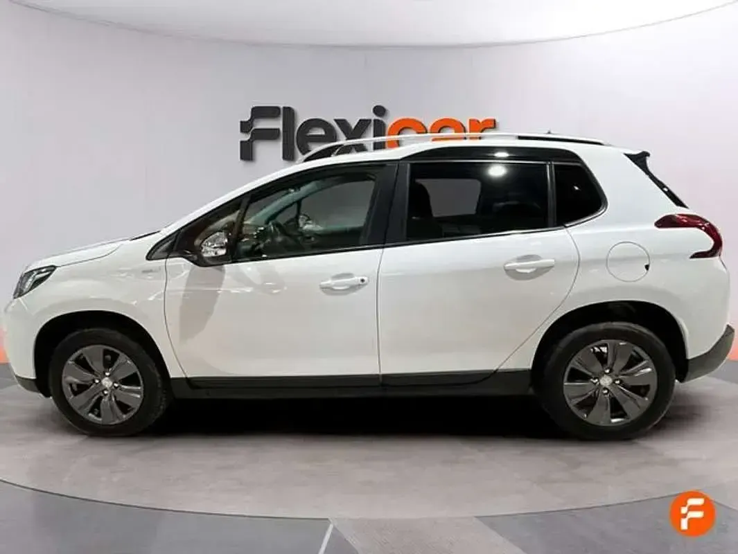 Usado Peugeot 2008 Style 82 CV (60 kW) 2019 Blanco SUV