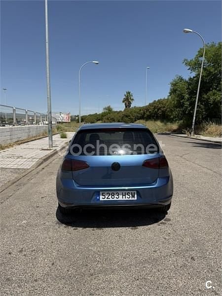 Usado VW Golf VII 105 CV (77 kW) 2013 Azul Berlina