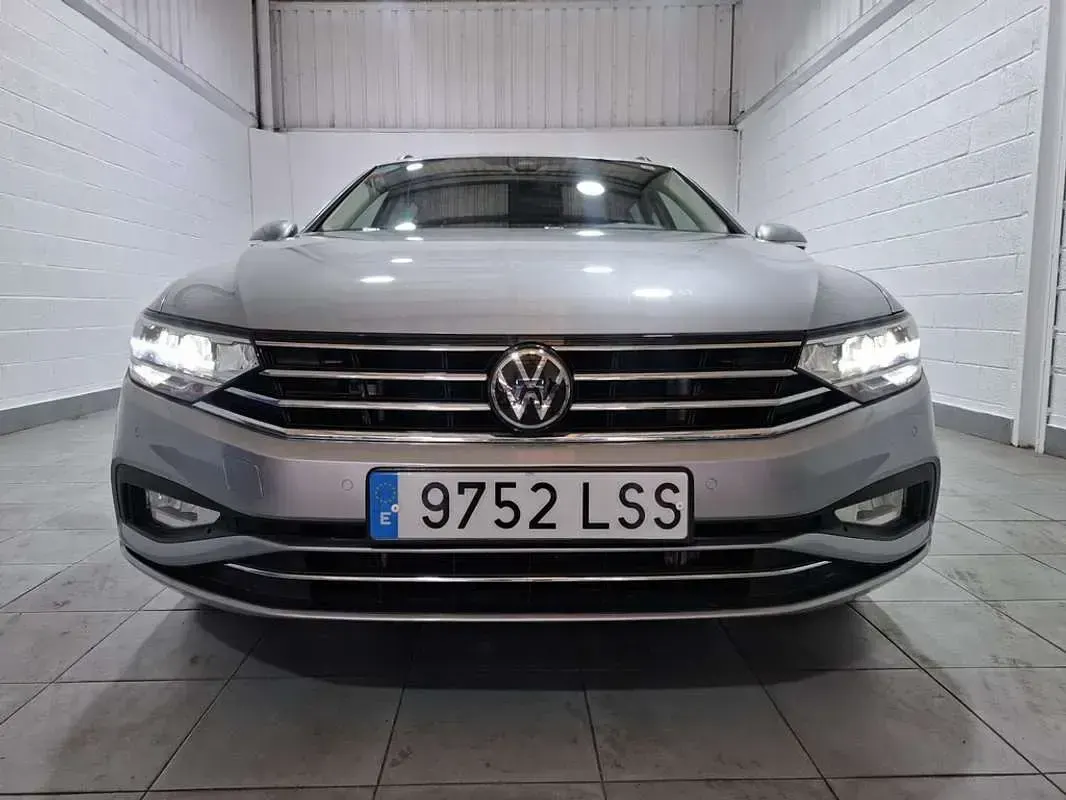 Usado VW Passat Executive 150 CV (110 kW) 2021 Gris Familiar