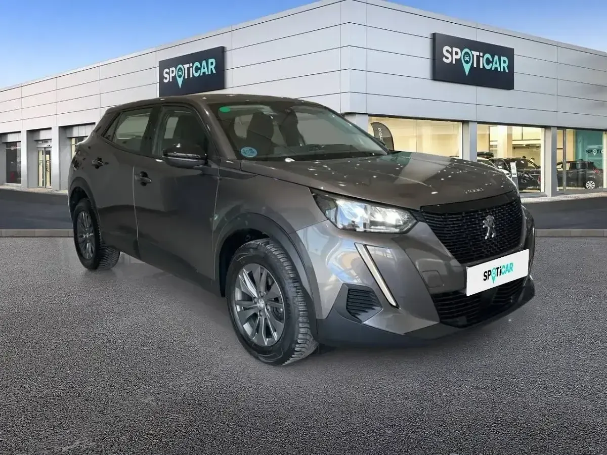 Usado Peugeot 2008 Active 110 CV (80 kW) 2021 Gris SUV
