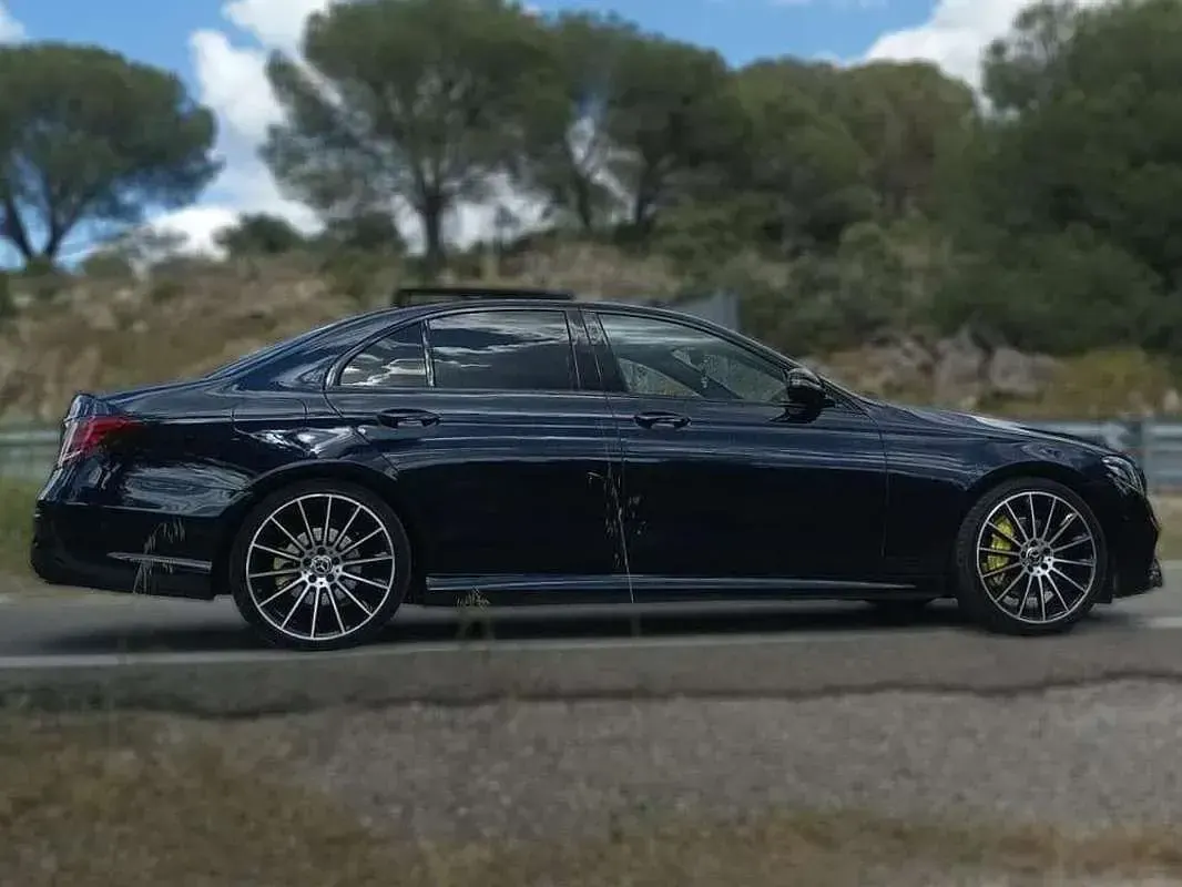Usado Mercedes E220 194 CV (142 kW) 2019 Azul Berlina