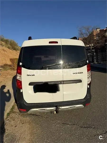 Usado Dacia Dokker Stepway 90 CV (66 kW) 2015 Blanco Monovolumen