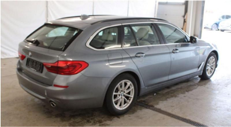 Usado BMW 520 190 CV (139 kW) 2018 Azul claro metalizado Familiar