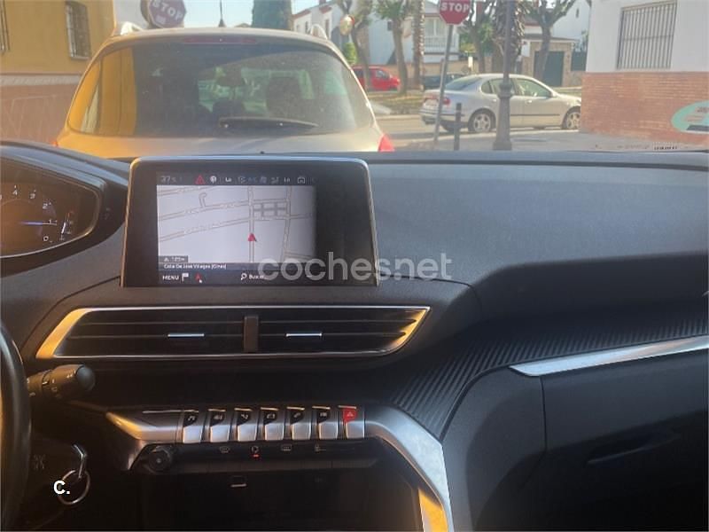 Negro Usado 2018 Peugeot 5008 Active Monovolumen | 13.800 € (Precio justo) - Imagen 1/4