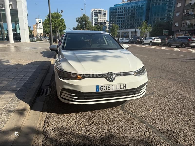 Blanco Usado 2020 VW Golf VIII Berlina | 18.000 € (Precio justo) - Imagen 1/4