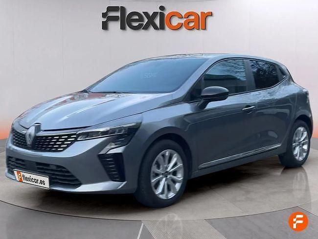 Käytetty Renault Clio V Evolution 100 HP (73 kW) 2025 Harmaa Sedan
