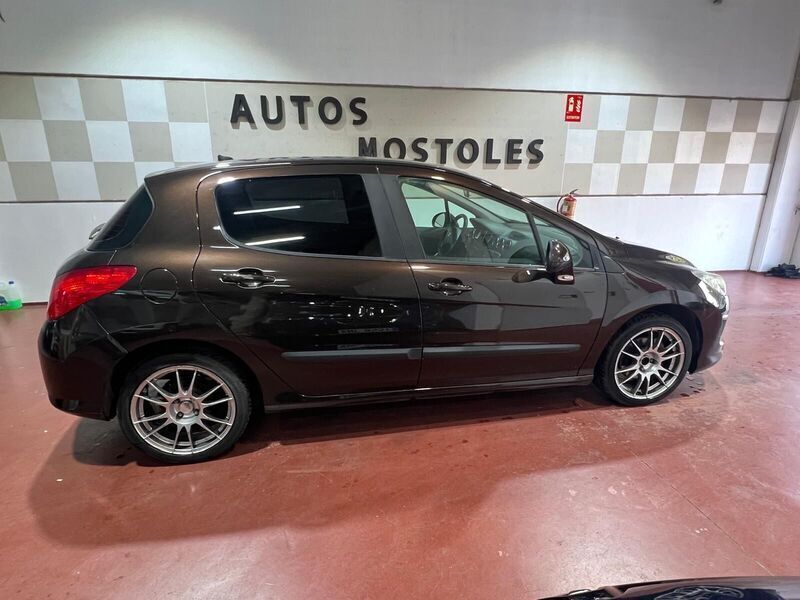 Usado Peugeot 308 Active 92 CV (67 kW) 2012 Marrón