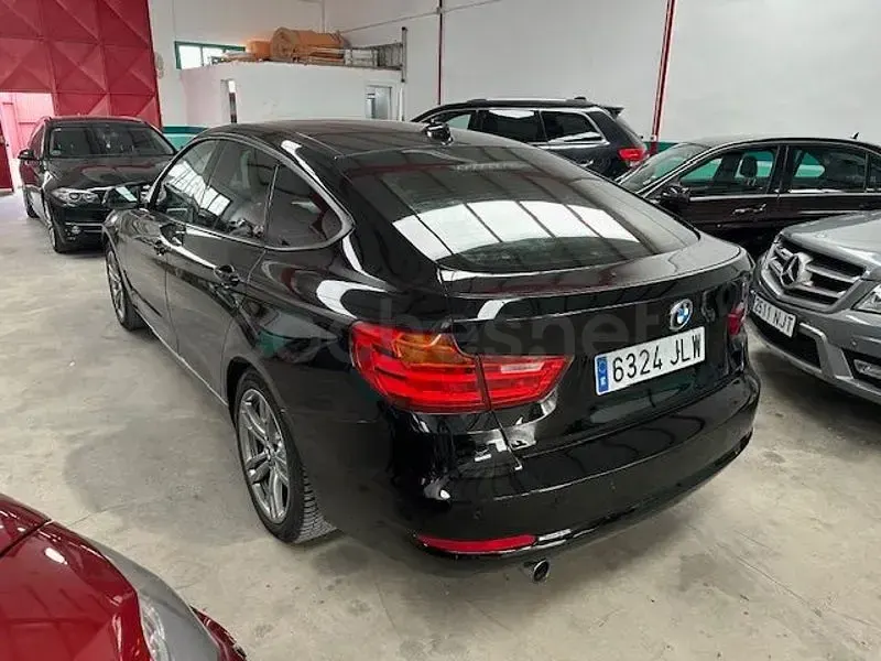 Usado BMW 318 Gran Turismo 143 CV (105 kW) 2015 Negro Berlina