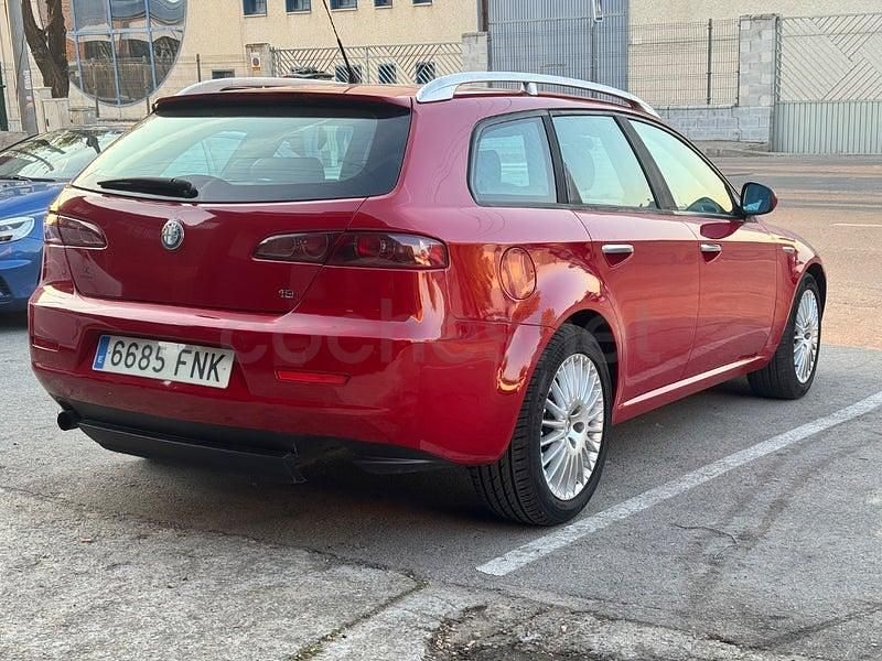 Usado Alfa Romeo 159 Distinctive 150 CV (110 kW) 2007 Rojo Familiar