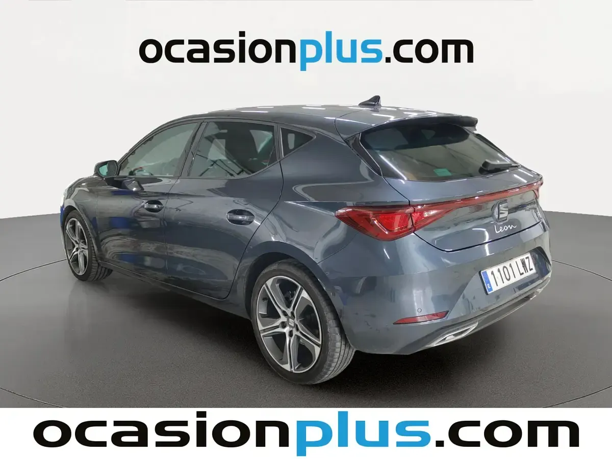 Usado Seat Leon FR 150 CV (110 kW) 2022 Gris Utilitario