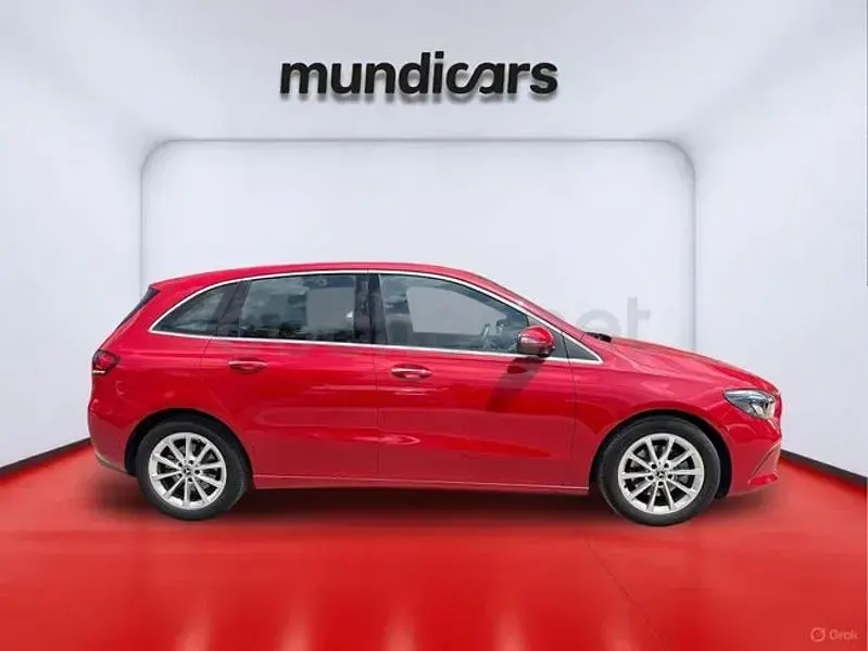 Usado Mercedes B200 163 CV (119 kW) 2019 Rojo Utilitario
