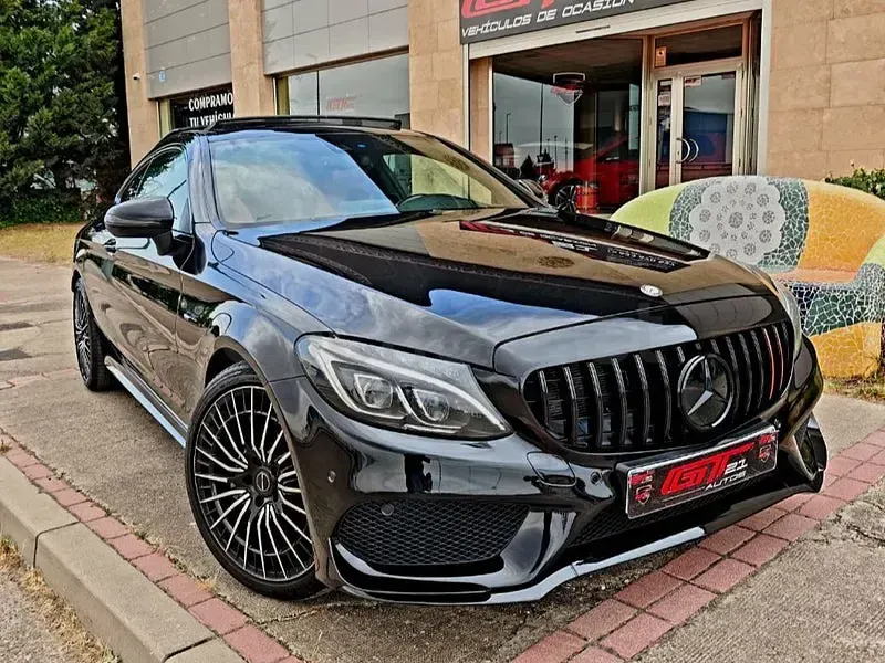 Usado Mercedes C43 AMG 367 CV (269 kW) 2017 Negro Coupe