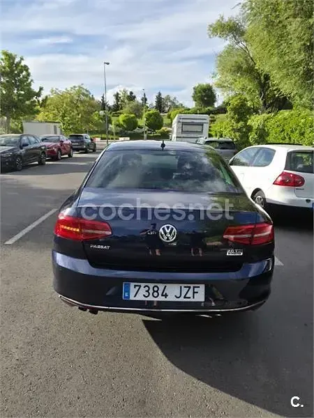 Usado VW Passat Sportline 190 CV (139 kW) 2017 Azul Berlina