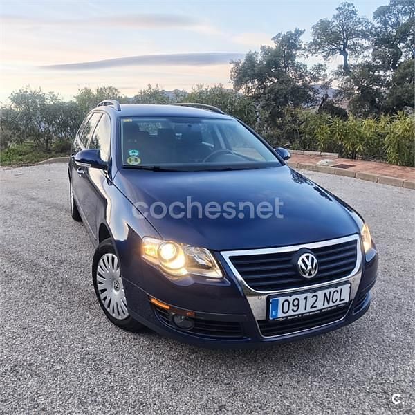 Usado VW Passat 140 CV (102 kW) 2009 Azul Familiar