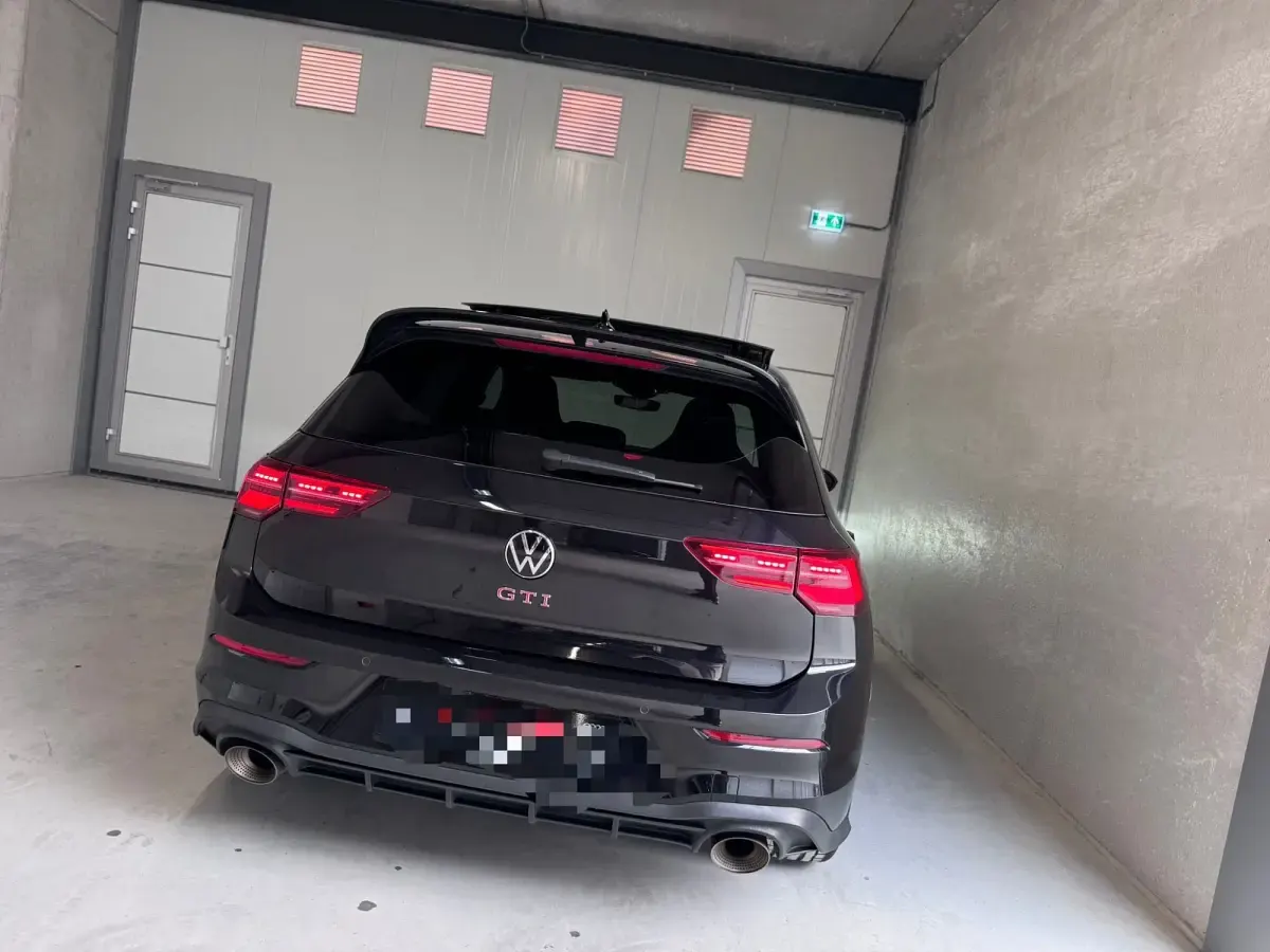 Usado VW Golf VIII GTI Clubsport 301 CV (221 kW) 2022 Negro Berlina