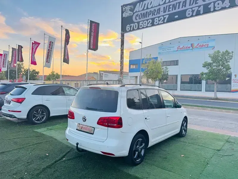Usado VW Touran Sport 140 CV (102 kW) 2012 Blanco Monovolumen