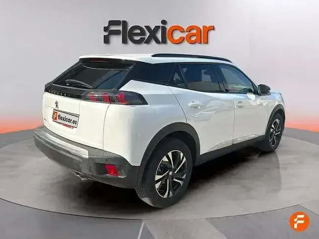 Usado Peugeot 2008 Allure 110 CV (80 kW) 2021 Blanco SUV