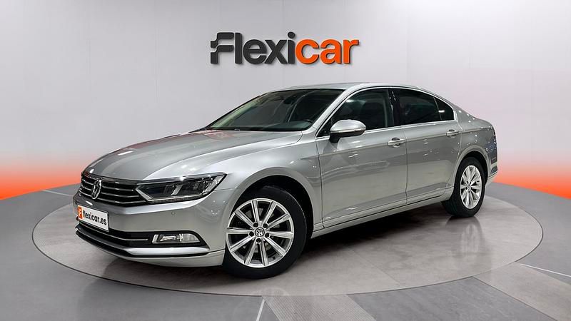 Usado VW Passat Advance 150 CV (110 kW) 2017 Gris Berlina