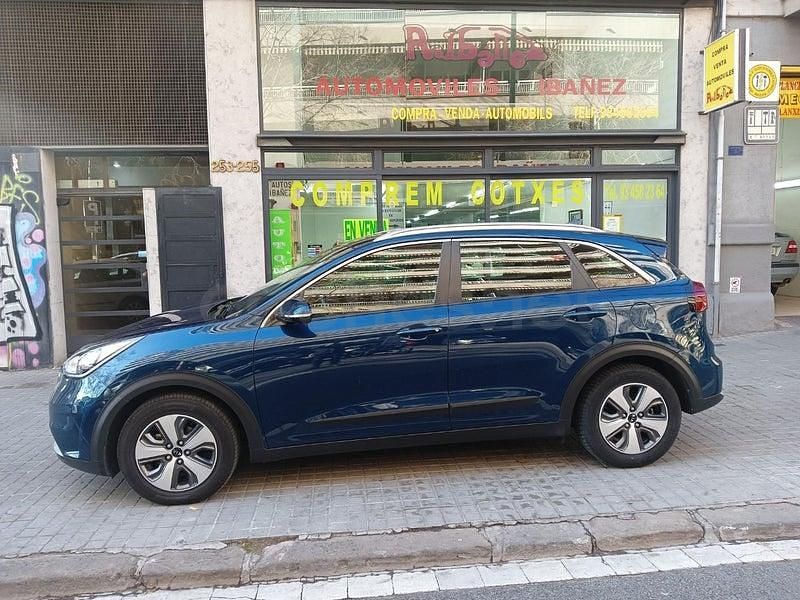 Usado Kia Niro 141 CV (103 kW) 2017 Azul SUV
