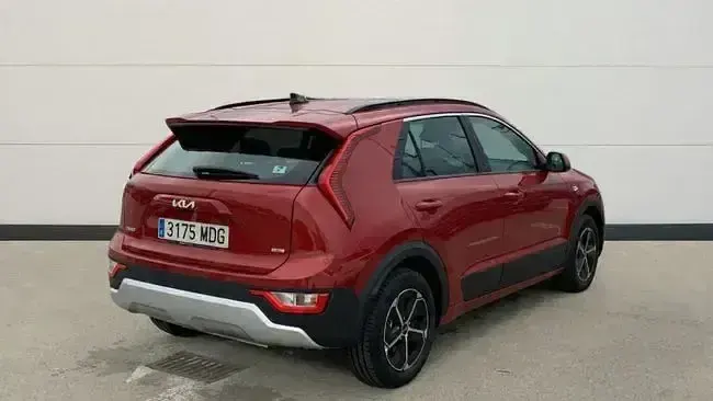 Käytetty Kia Niro 141 HP (103 kW) 2023 Punainen Katumaasturi