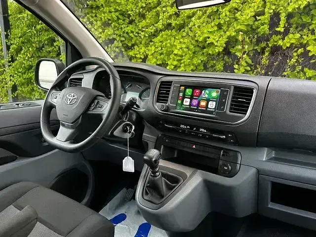 Käytetty Toyota Proace Verso Advance 145 HP (106 kW) 2023 Harmaa Farmari