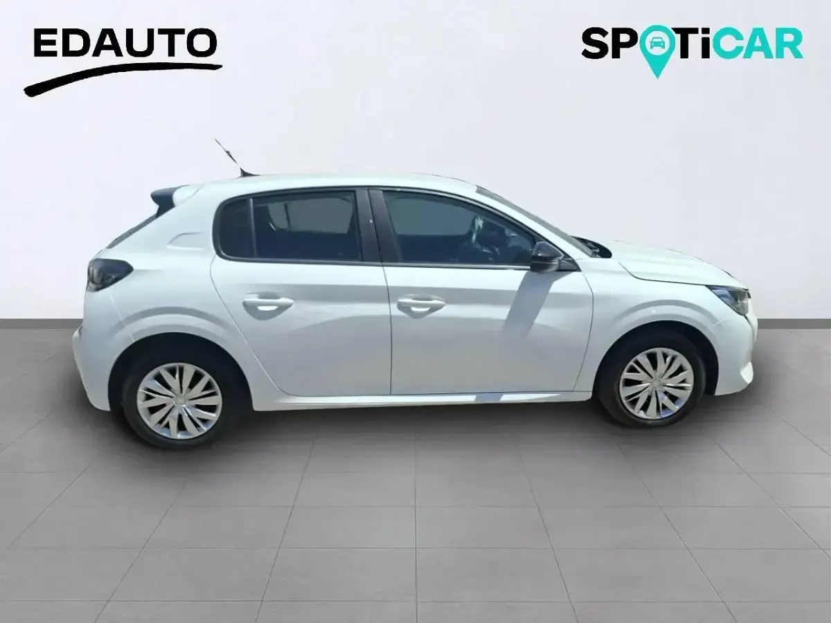 Usado Peugeot 208 Allure 100 CV (73 kW) 2023 Blanco Utilitario