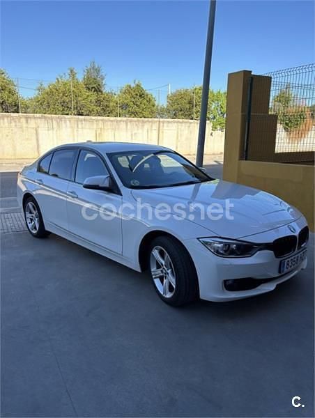 Używany BMW 318 Comfort Edition 143 KM (105 kW) 2014 Biały Sedan/Limuzyna
