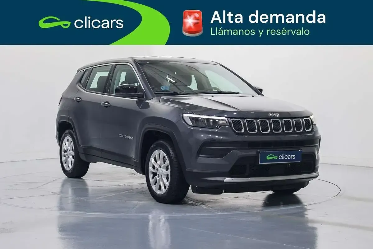 Usado Jeep Compass Altitude 145 CV (106 kW) 2025 Gris SUV