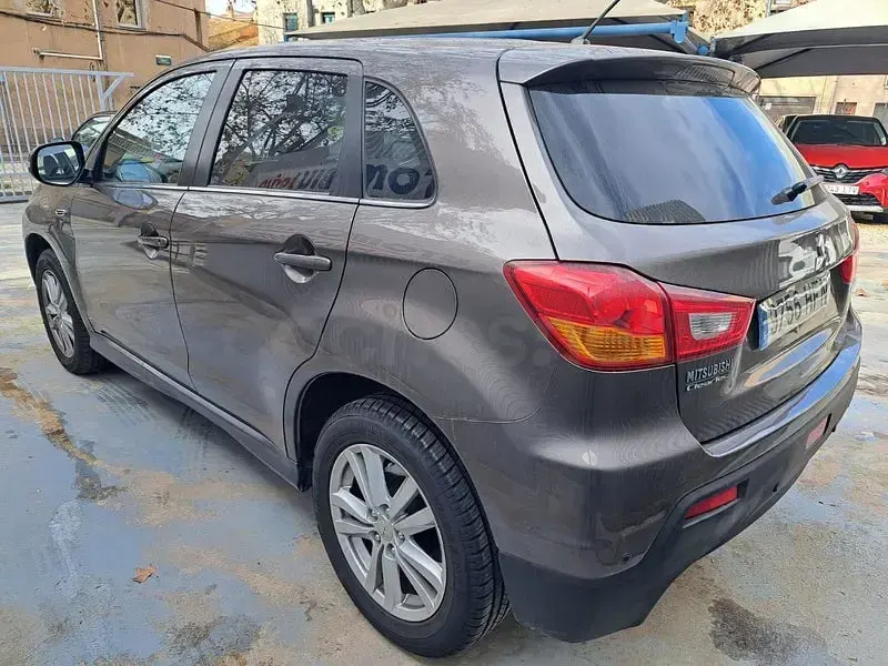 Usado Mitsubishi ASX Motion 116 CV (85 kW) 2011 Marrón SUV