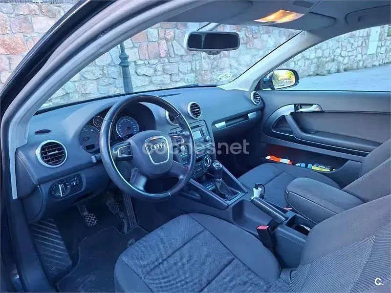 Usado Audi A3 Attraction 105 CV (77 kW) 2011 Azul Utilitario