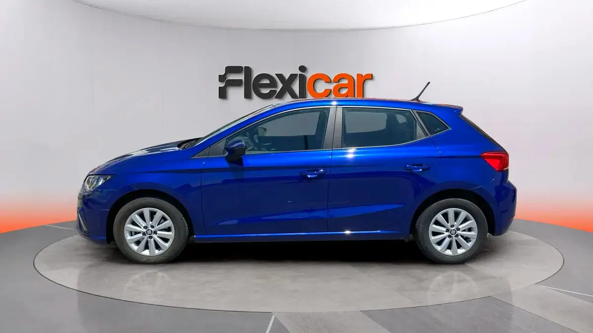Usado Seat Ibiza Style 116 CV (85 kW) 2018 Azul Utilitario