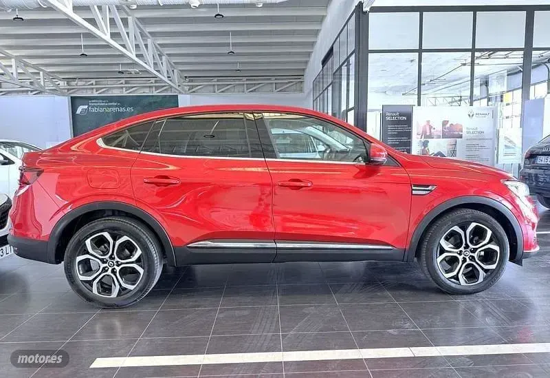 Usado Renault Arkana Techno 145 CV (106 kW) 2023 Rojo SUV