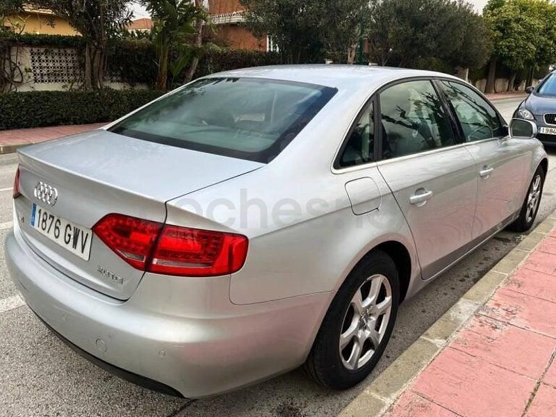 Usado Audi A4 Business 143 CV (105 kW) 2010 Gris / plata Berlina