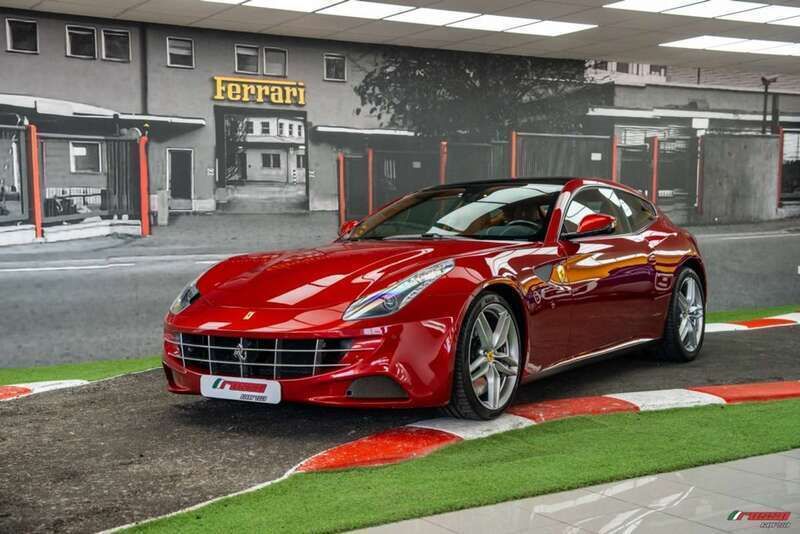 Rojo Usado 2015 Ferrari FF Coupe | 179.999 € - Imagen 1/4