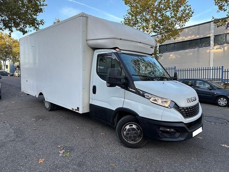 Usado Iveco Daily 141 CV (103 kW) 2021 Blanco Berlina